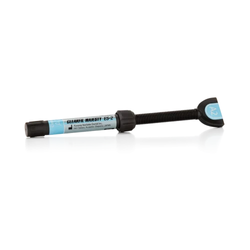 CLEARFIL Majesty ES-2 PREMIUM 3,6g Data Ważności : 31-10-2026